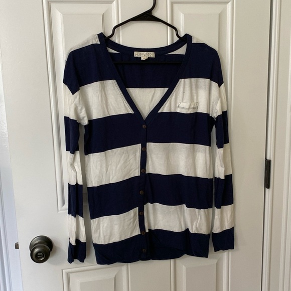 Forever 21 sweater - Picture 1 of 7